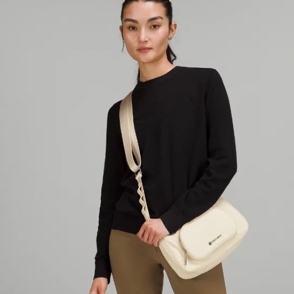 NWT LULULEMON Crossbody with Nano Pouch White Opal - Picture 5 of 10